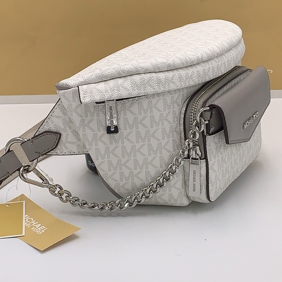 MICHAEL KORS
Maisie Large Logo 2-in-1 Sling Pack
Optic White/Silver 
NWT - Picture 10 of 16